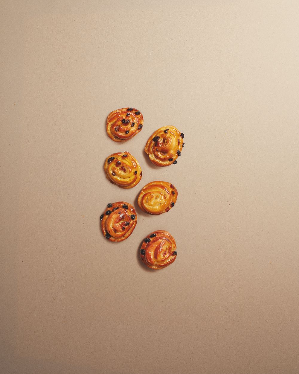 კრუასანი კარაქის ქიშმიშით 40გრ